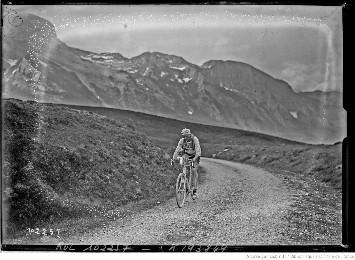 1-7-25_col_d'Aubisque_Tour_de_[...]Agence_Rol_btv1b531509081.JPEG