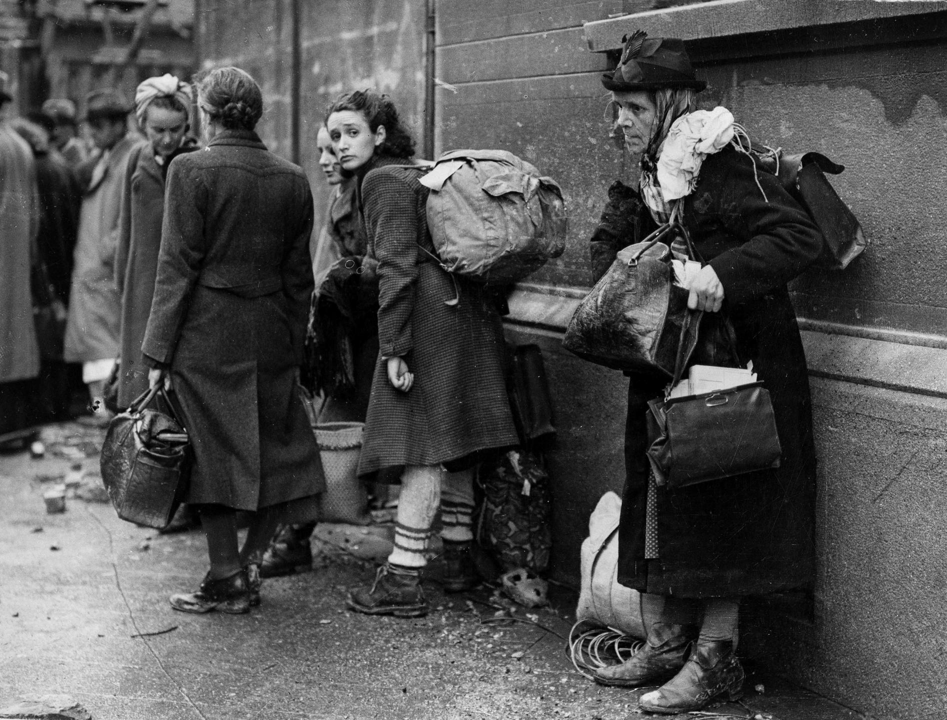 150910-wwii-refugees-14.jpg