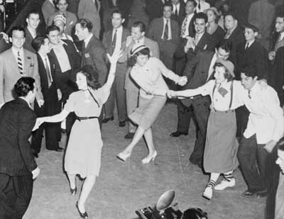 1940s_dance_party_vintage_photo.jpg