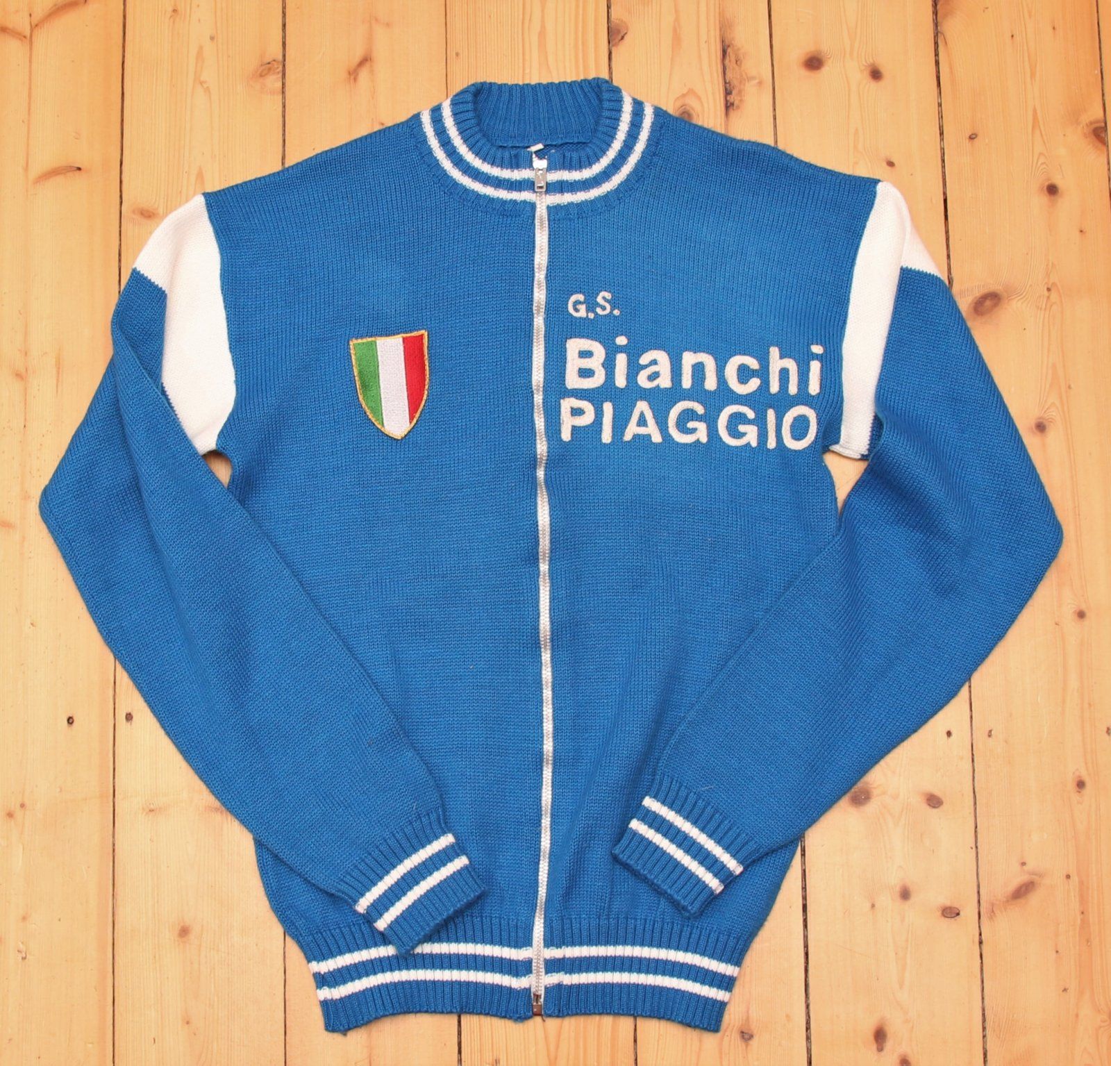 1980-81 Bianchi-Piaggio Jacke vorne.JPG