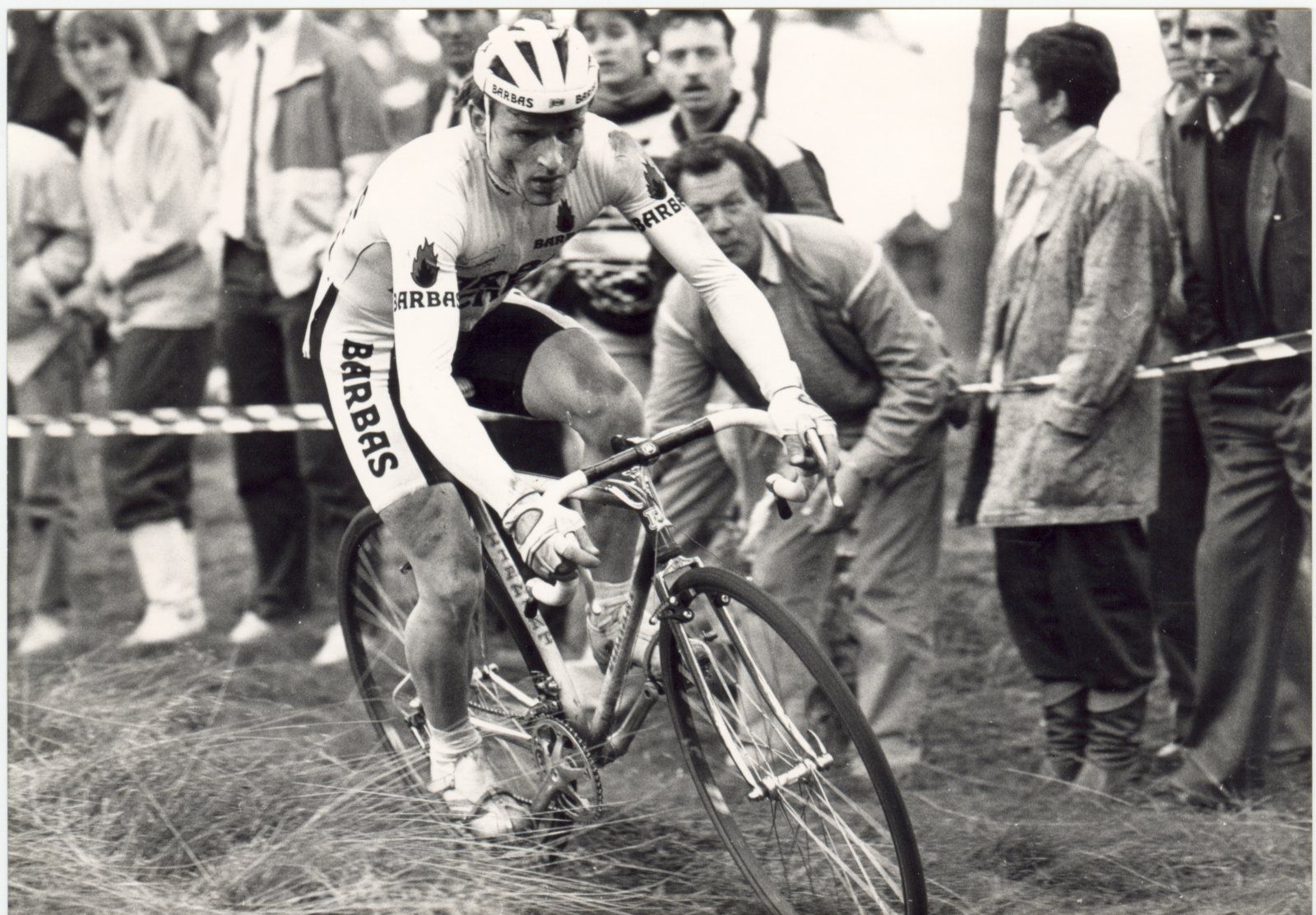 1987-oirschot.-henk-baars-op-25-oktober-in-actie-in-de-veldrit-in-de-witte-bergen-foto-hvd.jpg