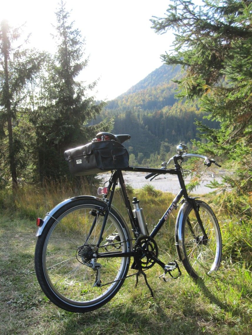 2012-10-03 56a Flußbett bei Hinterriss GIANT Track.jpg