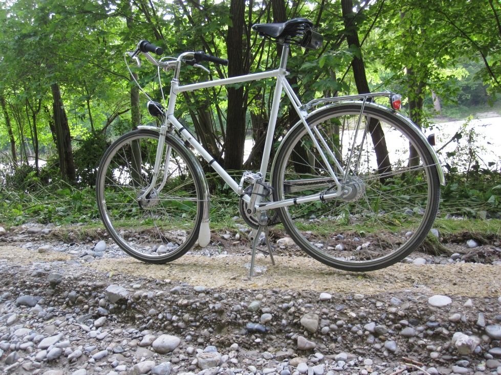 2013-06-07 08a Isarrunde mit Centano Überschwemmungsschäden.jpg