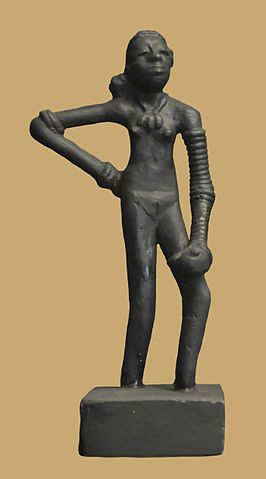 266px-Dancing_Girl_of_Mohenjo-daro.jpg