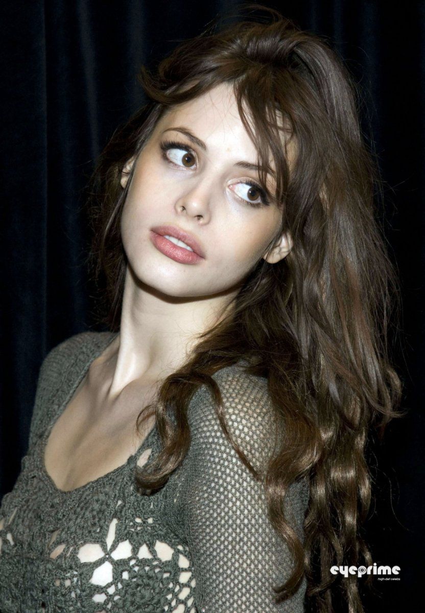 936full-charlotte-kemp-muhl.jpg