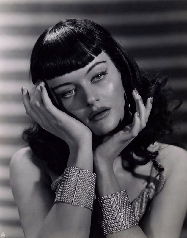 Alexis Smith (1941).png