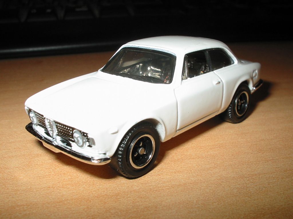 Alfa Romeo Giulia Sprint GTA - Matchbox.JPG