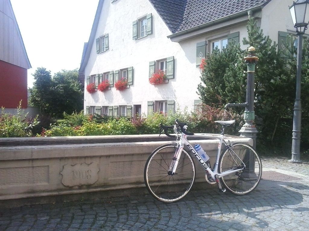 Am Brunnen in Billafingen.jpg