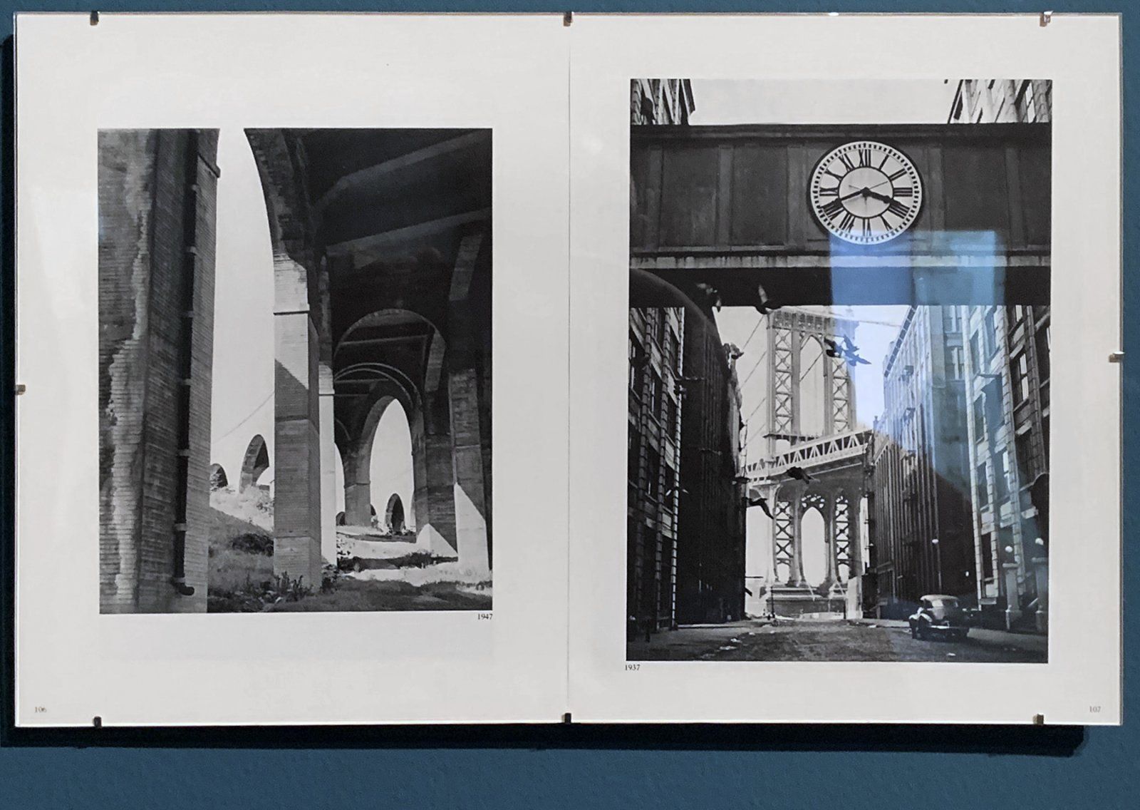 André Kertész - Of New York… (installation view, New York, Alfred A. Knopf, 1976 - Photo by M...jpeg