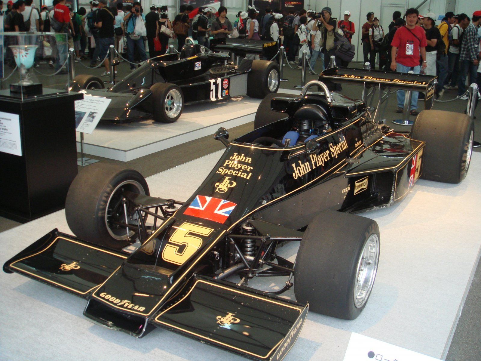 Andretti_Lotus_77_2.jpg