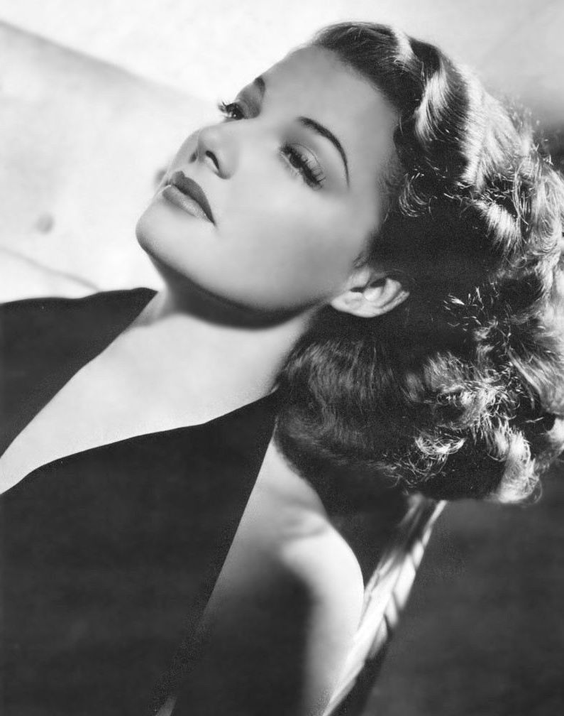 Ann Sheridan 1940s.jpg