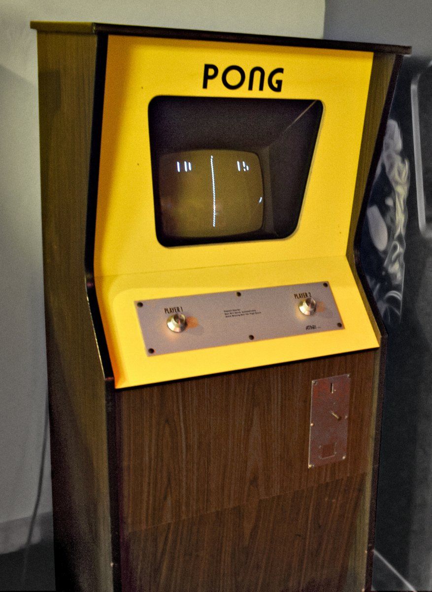 Atari_Pong_arcade_game_cabinet.jpg