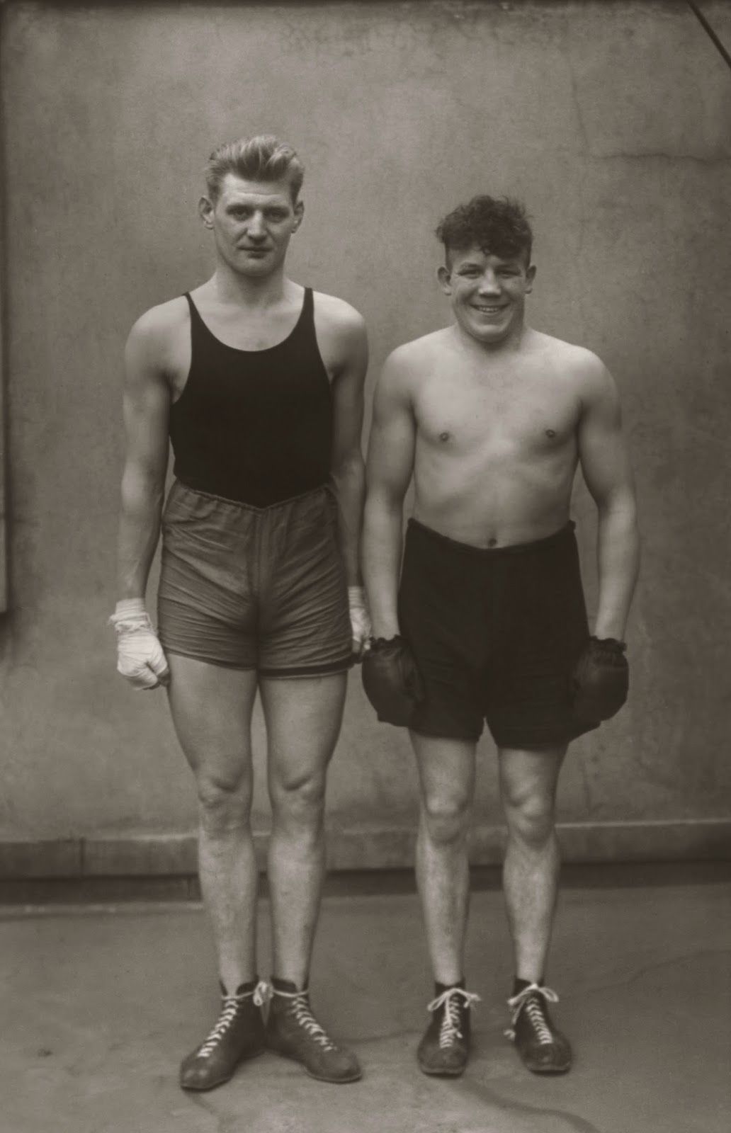 August Sander - Boxer, 1929.jpg