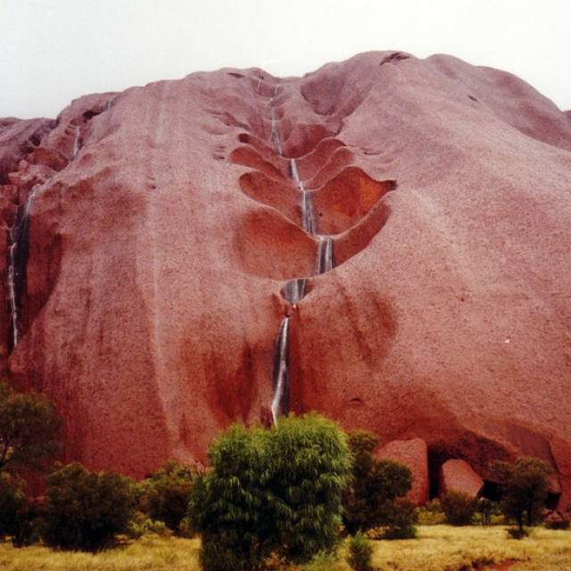 Australia - Uluru Waterfalls 4.jpg