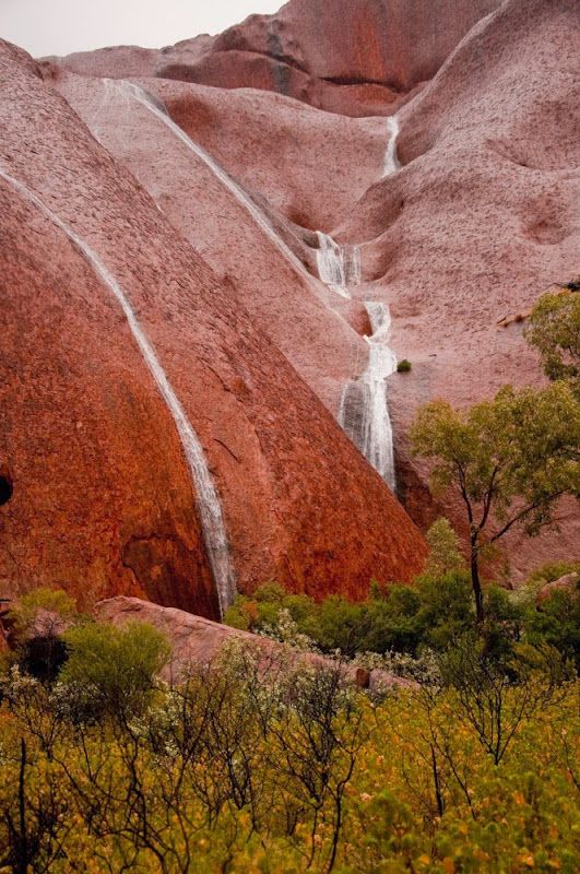 Australia - Uluru Waterfalls 5.jpg