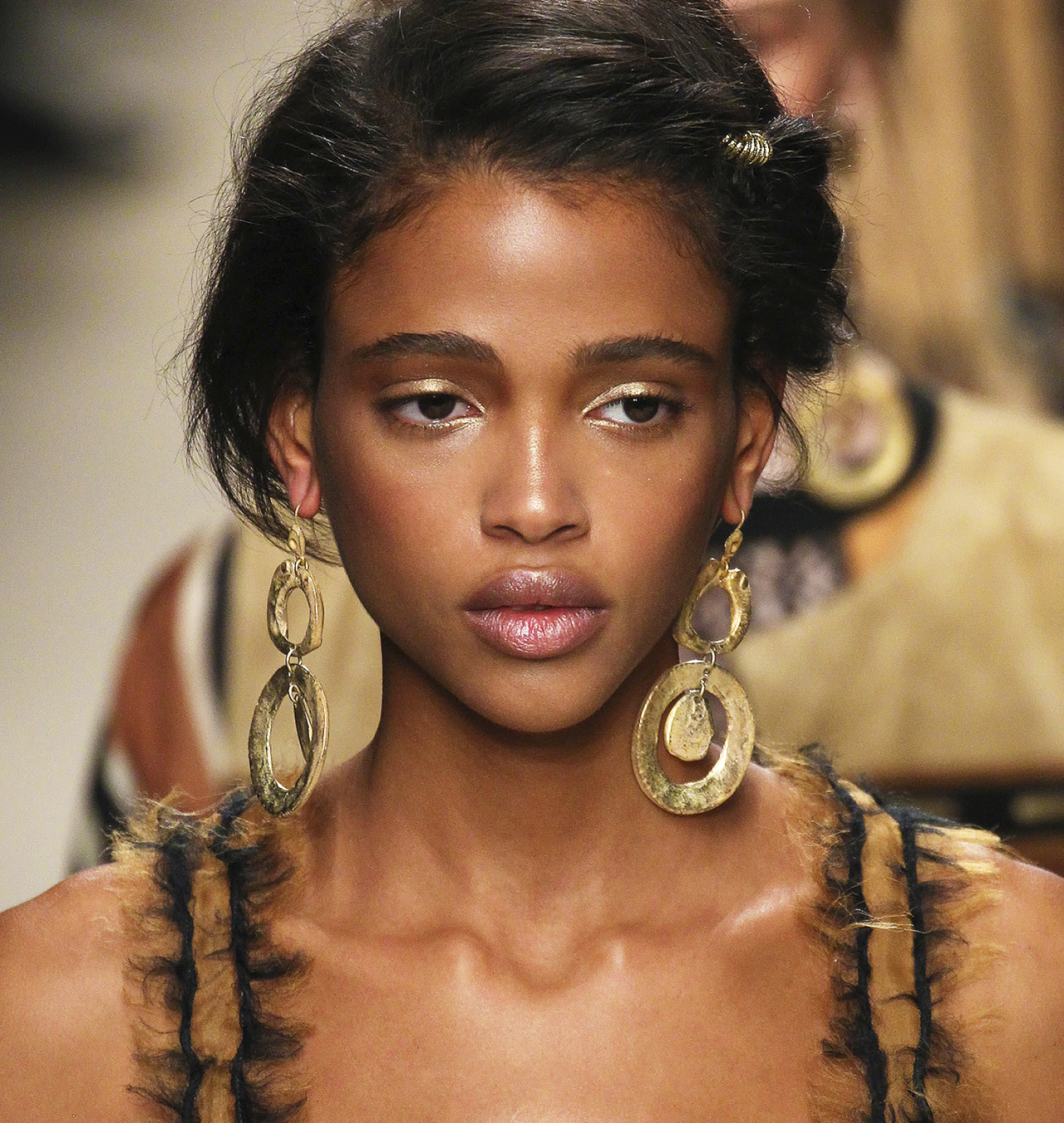 aya jones, alberta ferretti ss 2016.png