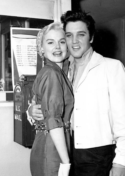 Barbara Lang & Elvis Presley (1957).png