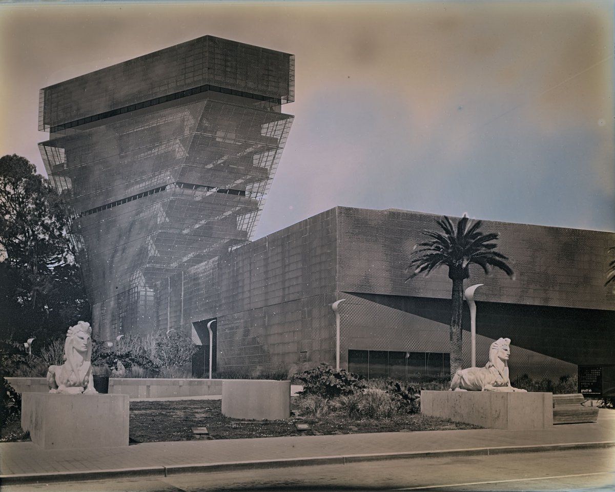 Binh Danh-Sphinxes (by Arthur Putnam, 1912).jpg