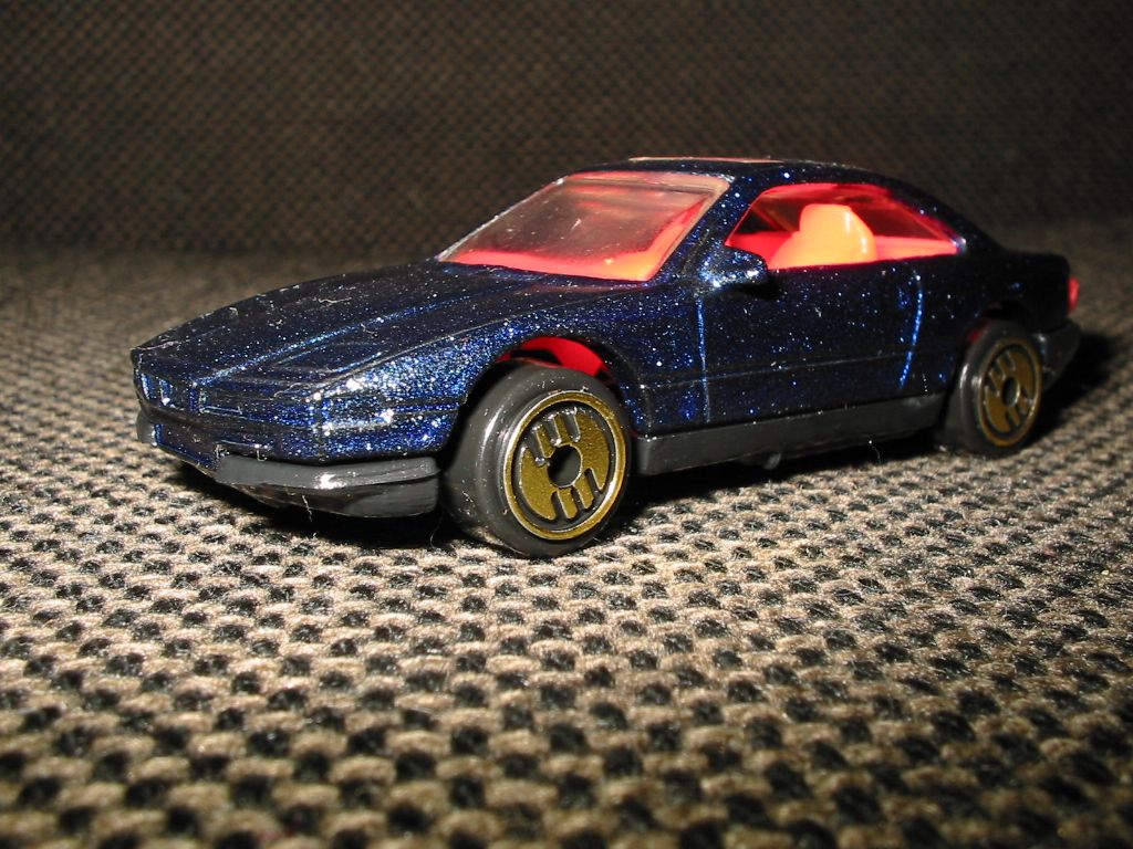 BMW 850i blaumet - HotWheels.JPG