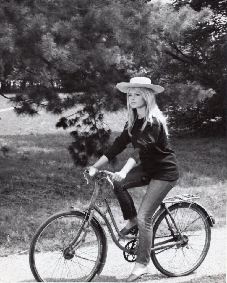 Brigitte_Bardot_on_unknown.jpg