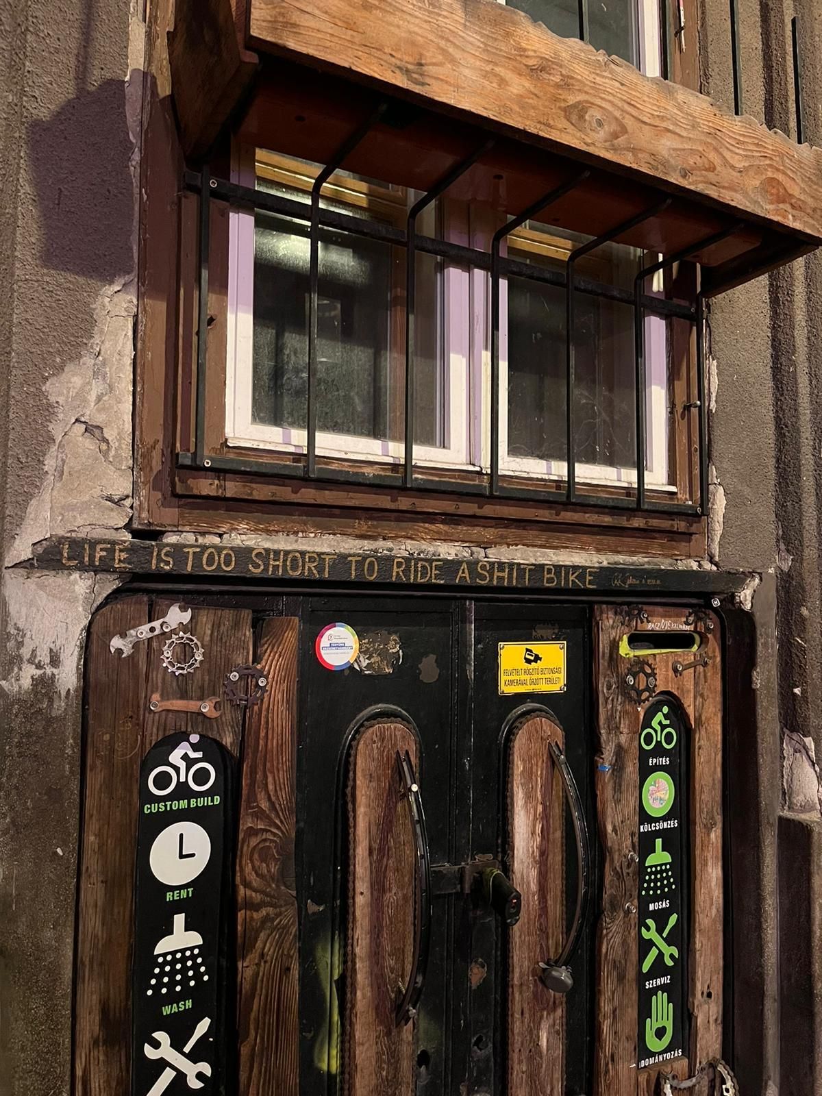 Budapest Bikeshop.jpg