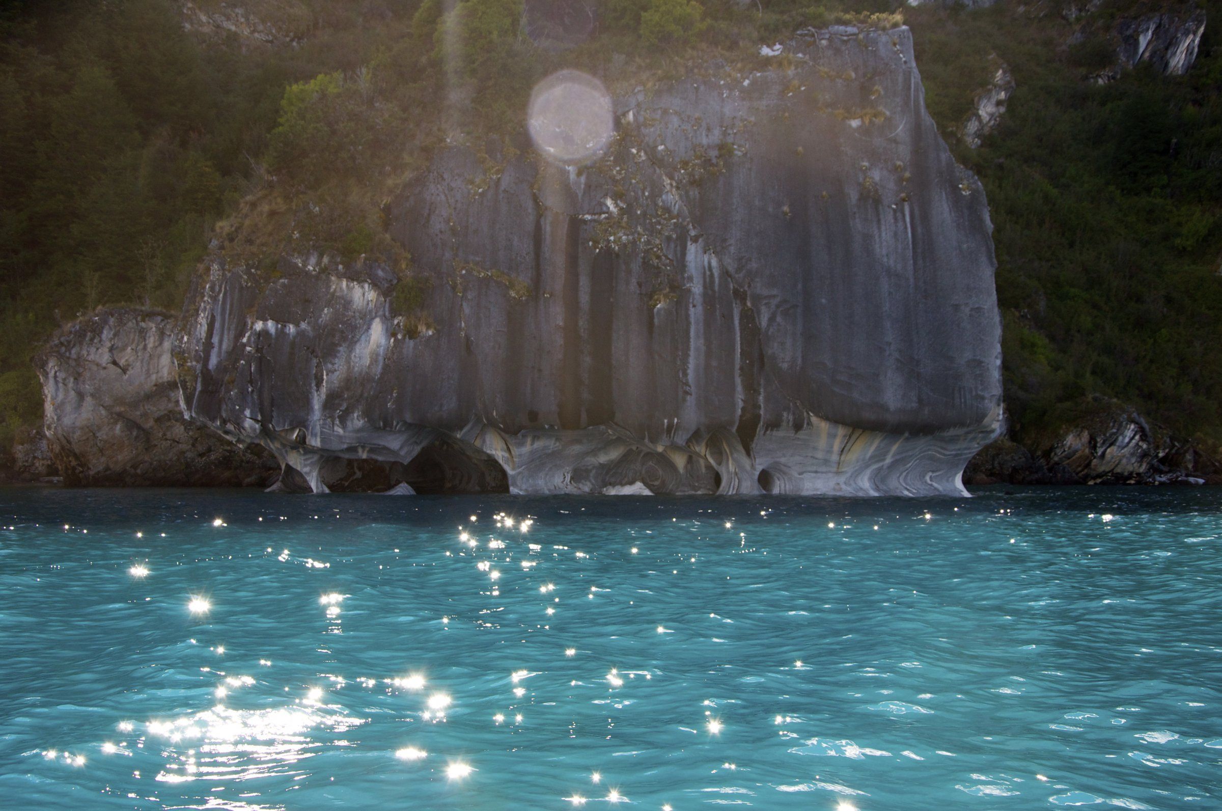 Capillas_de_Marmol,_Lago_General_Carrera.jpg