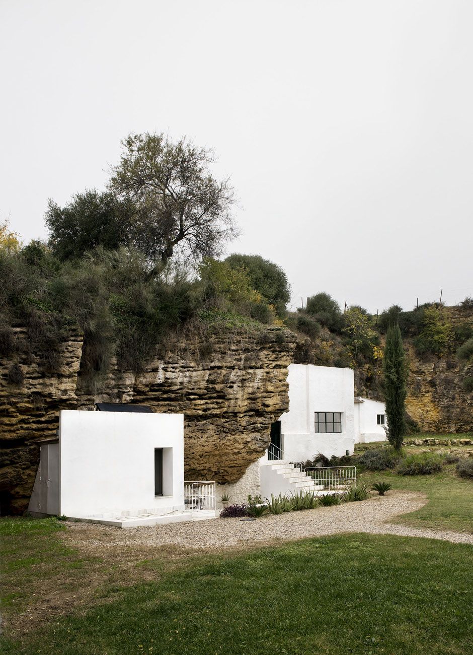 Casa Tierra designed by UMMO Estudio (Andrés Moreno & Manuel Murillo) (1).jpg