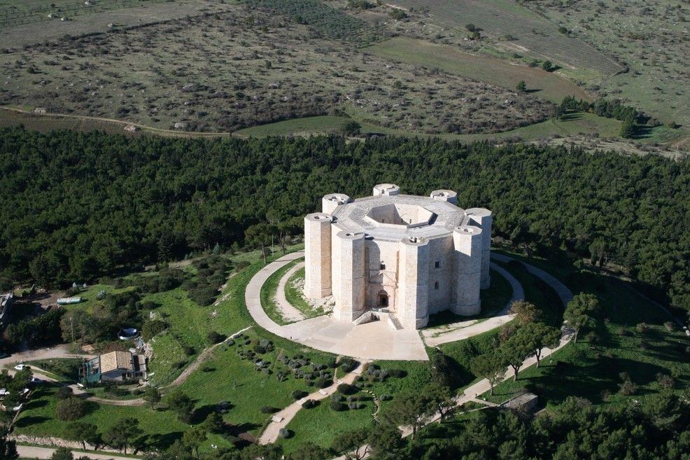 Castel-del-Monte-1.jpg