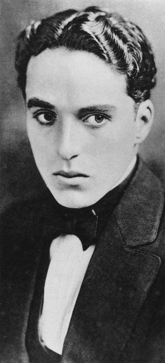 Charlie_chaplin_karno_portrait.jpg