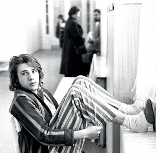 Christoph Waltz - Kopfstand (1981).jpg