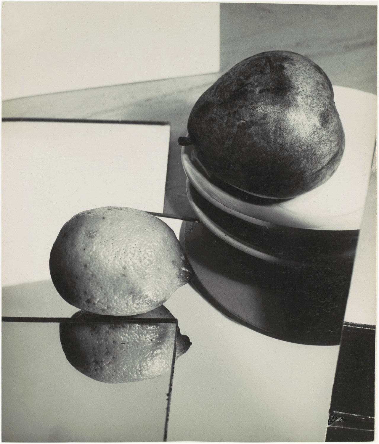 Composition Nature Morte, Photography by Florence Henri, 1931.jpg