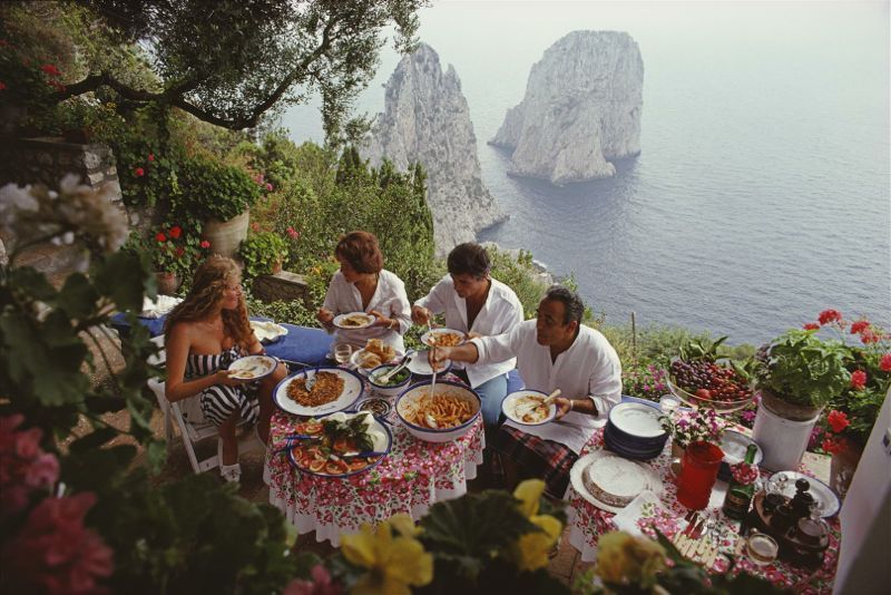 Dining Al Fresco on Capri, 1980 agosto.jpg