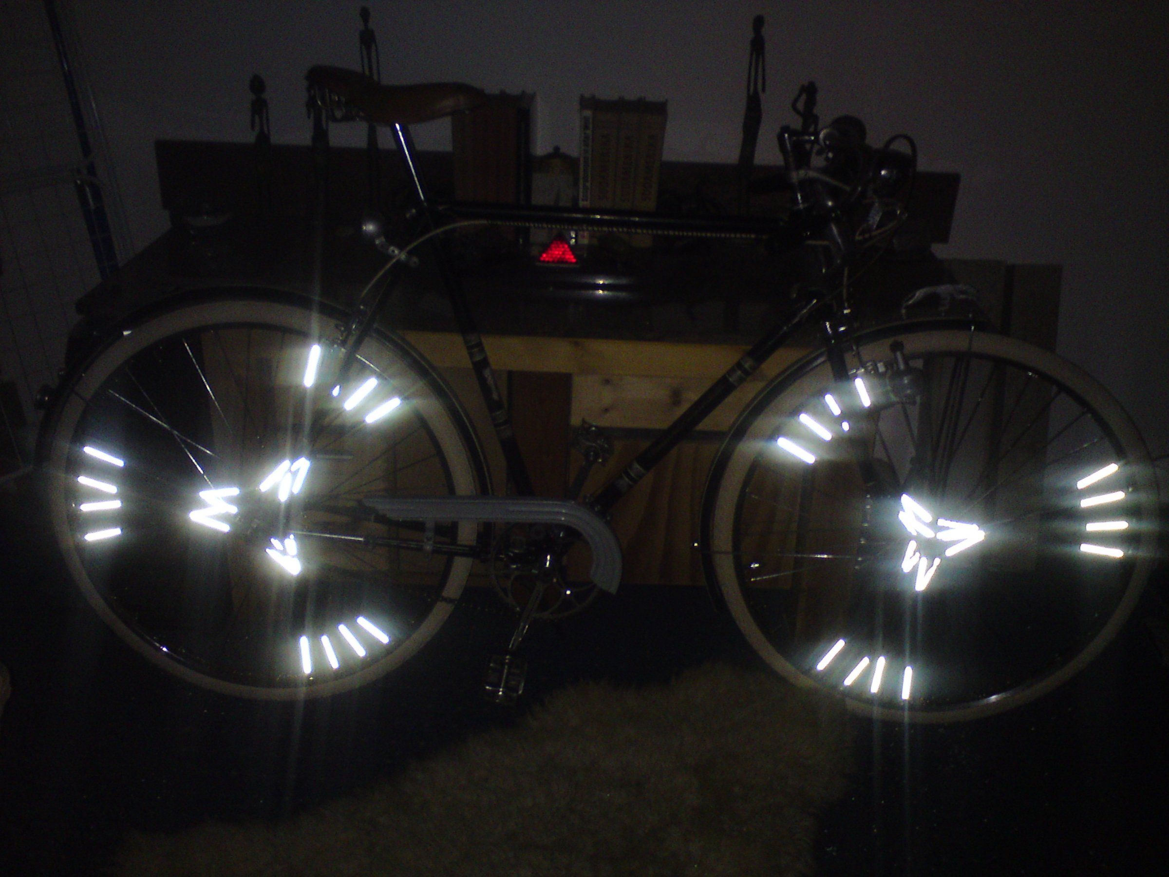 4 Stück Fahrrad Speichenreflektoren Katzenaugen Reflektoren Speichen Weiß