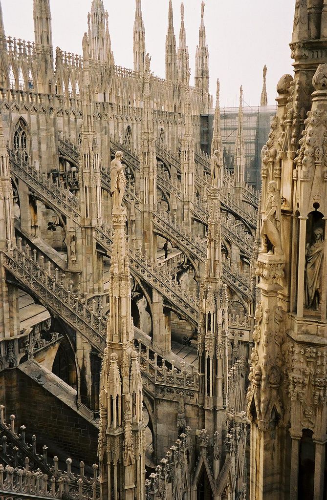 Duomo di Milano, Italy.jpg