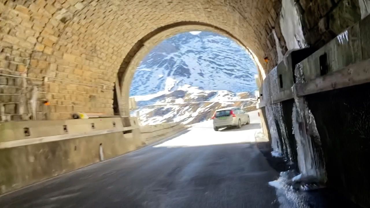 Eiszapfen Großglockner Teil 2.jpg