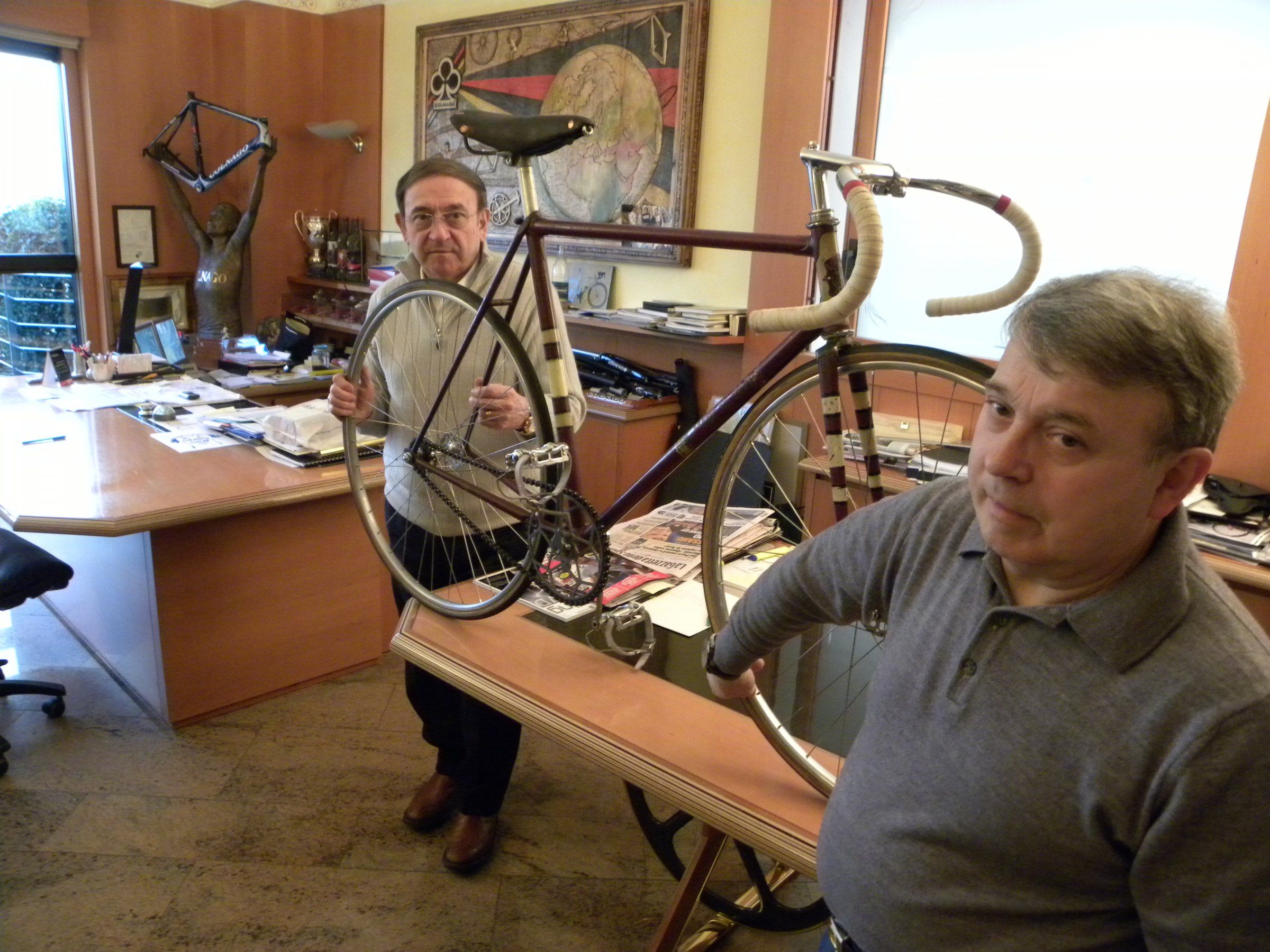 Ernesto & Paolo Colnago with oldest found conserved Colnago-Freccia 1958 (1).jpg