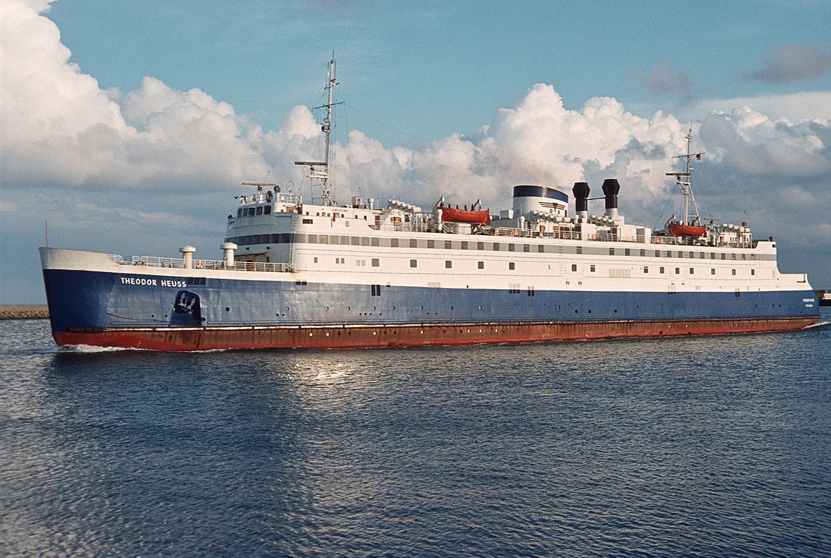 Fährschiff-Theodor-Heuss-1981.jpg