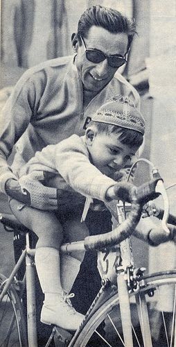 Fausto Coppi con su hijo Angelo Fausto conocido como _Faustino__.jpeg