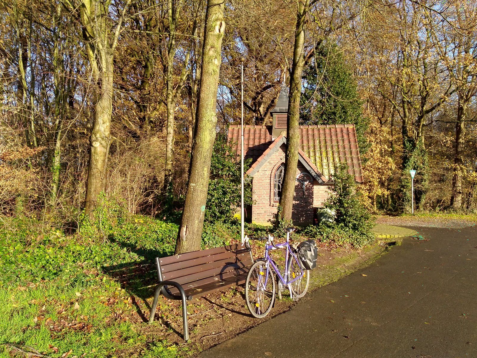 Feldkapelle am Waldrand im Saeffelbruch.jpg