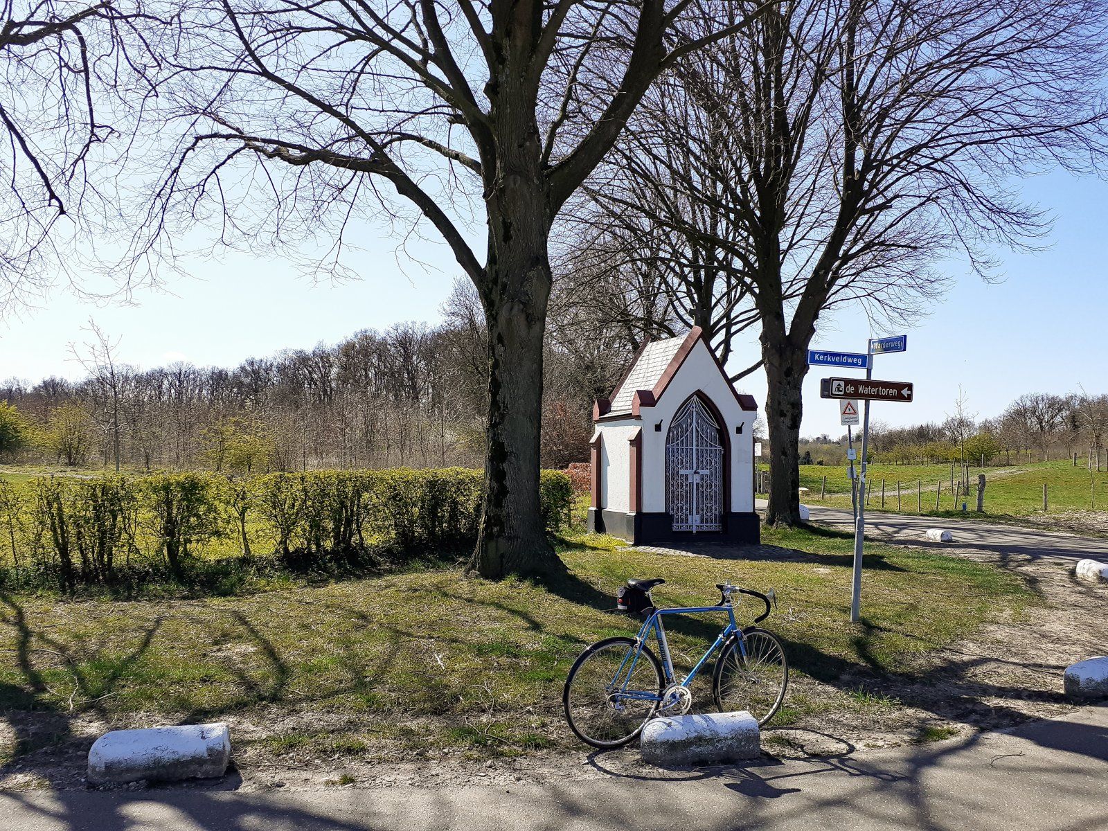 Feldkapelle zwischen Rimburg und Ubach over Worms.jpg