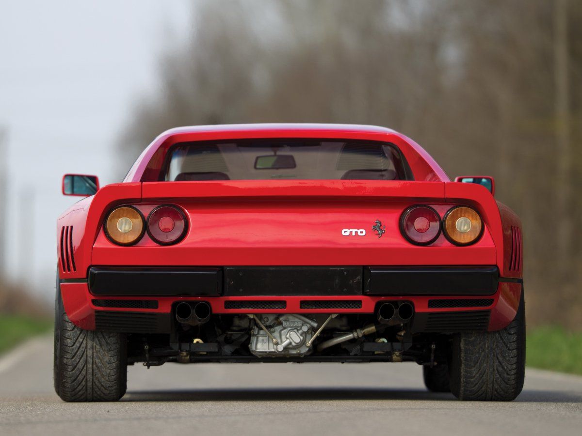 ferrari_288_gto_31.jpg