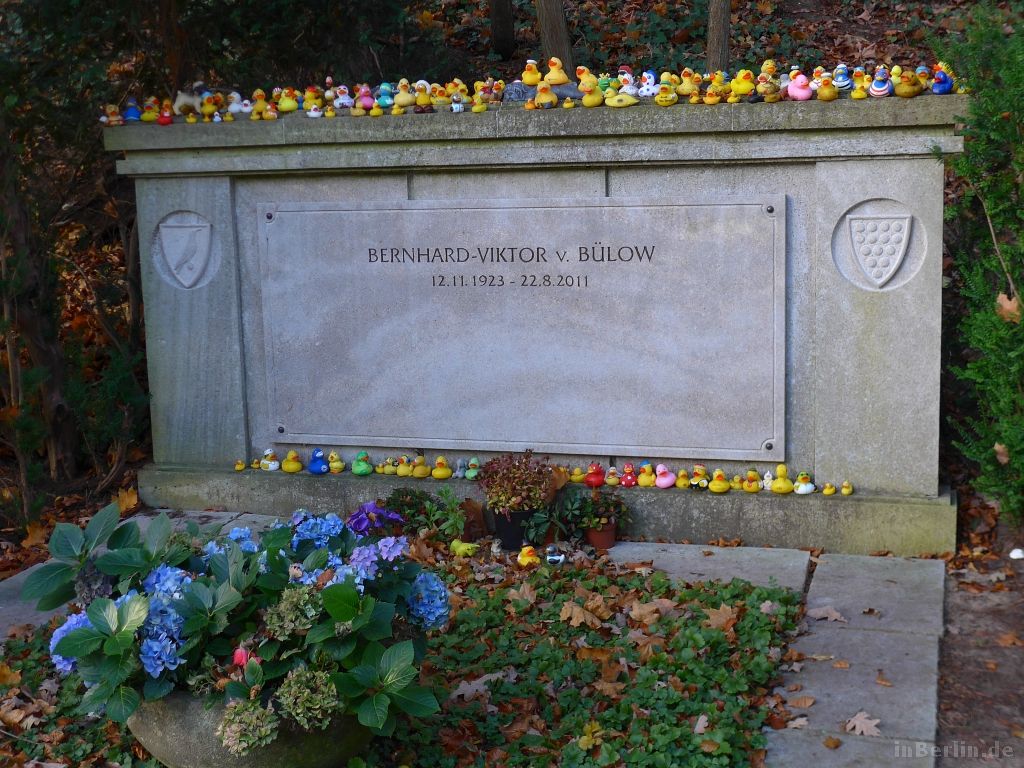 Friedhof_Heerstr_Berlin_P1150953.jpg