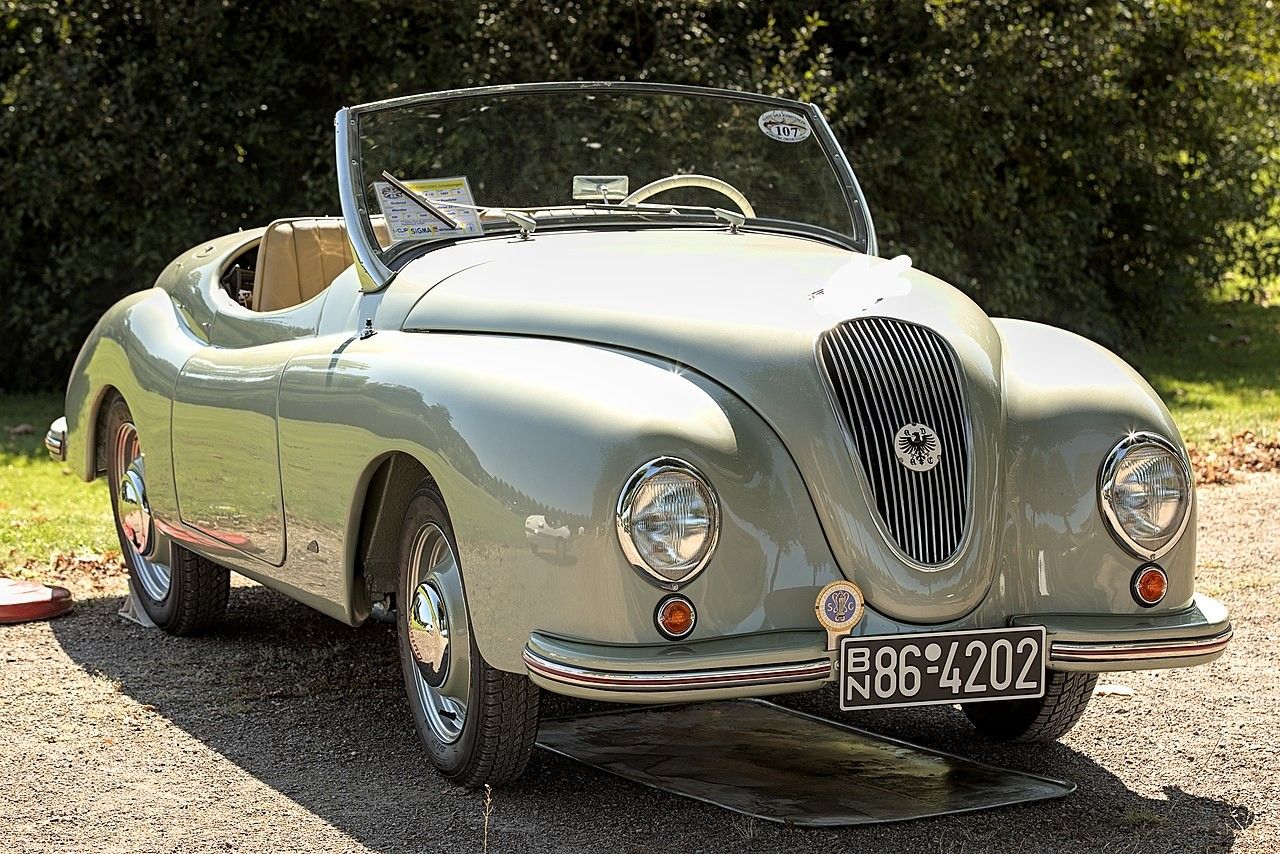 Gutbrod_Superior_Sport_Roadster_(1951)_Classic-Gala_2021_1X7A0188~2.jpg