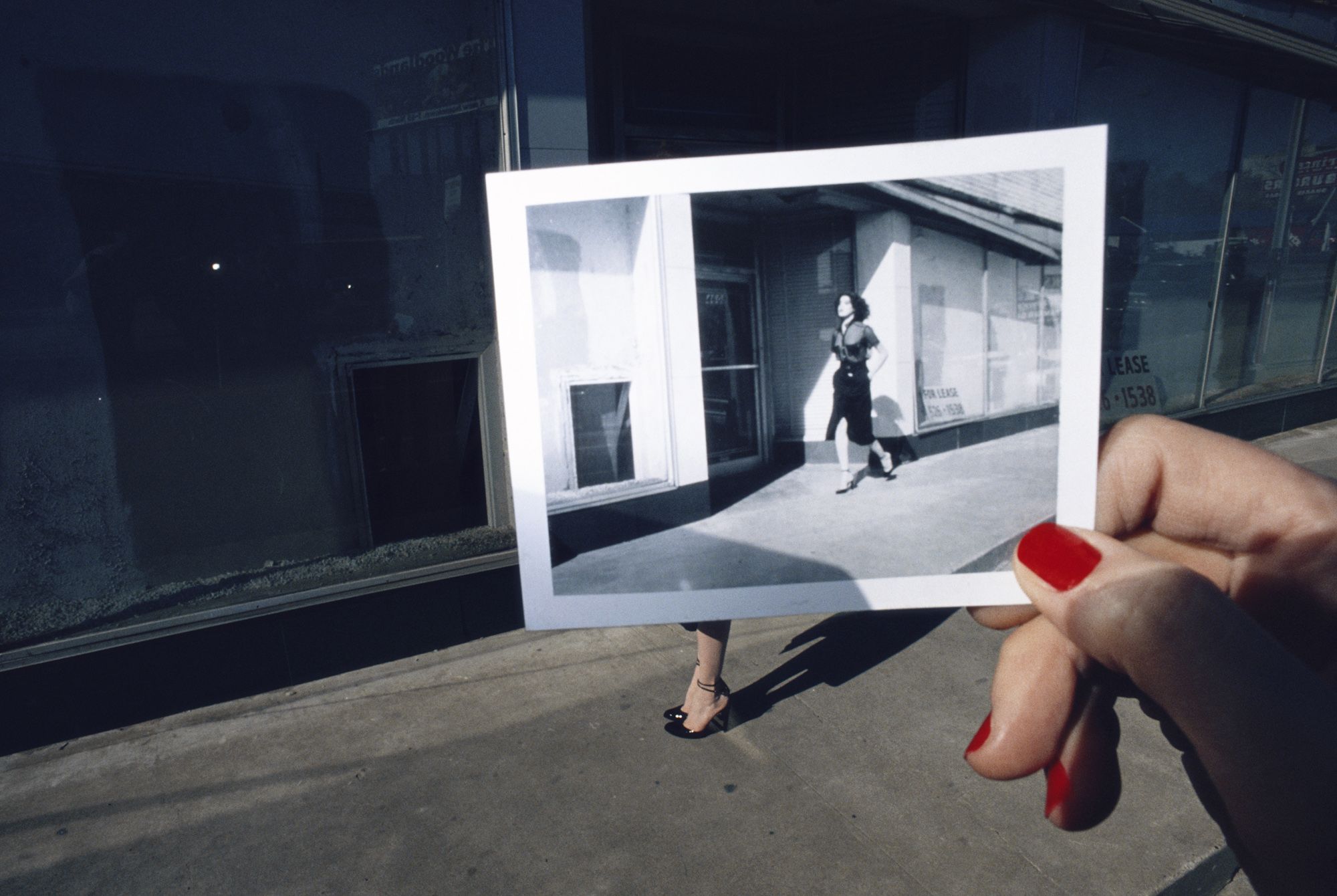 Guy Bourdin - Charles Jourdan 1978 (1978).jpg