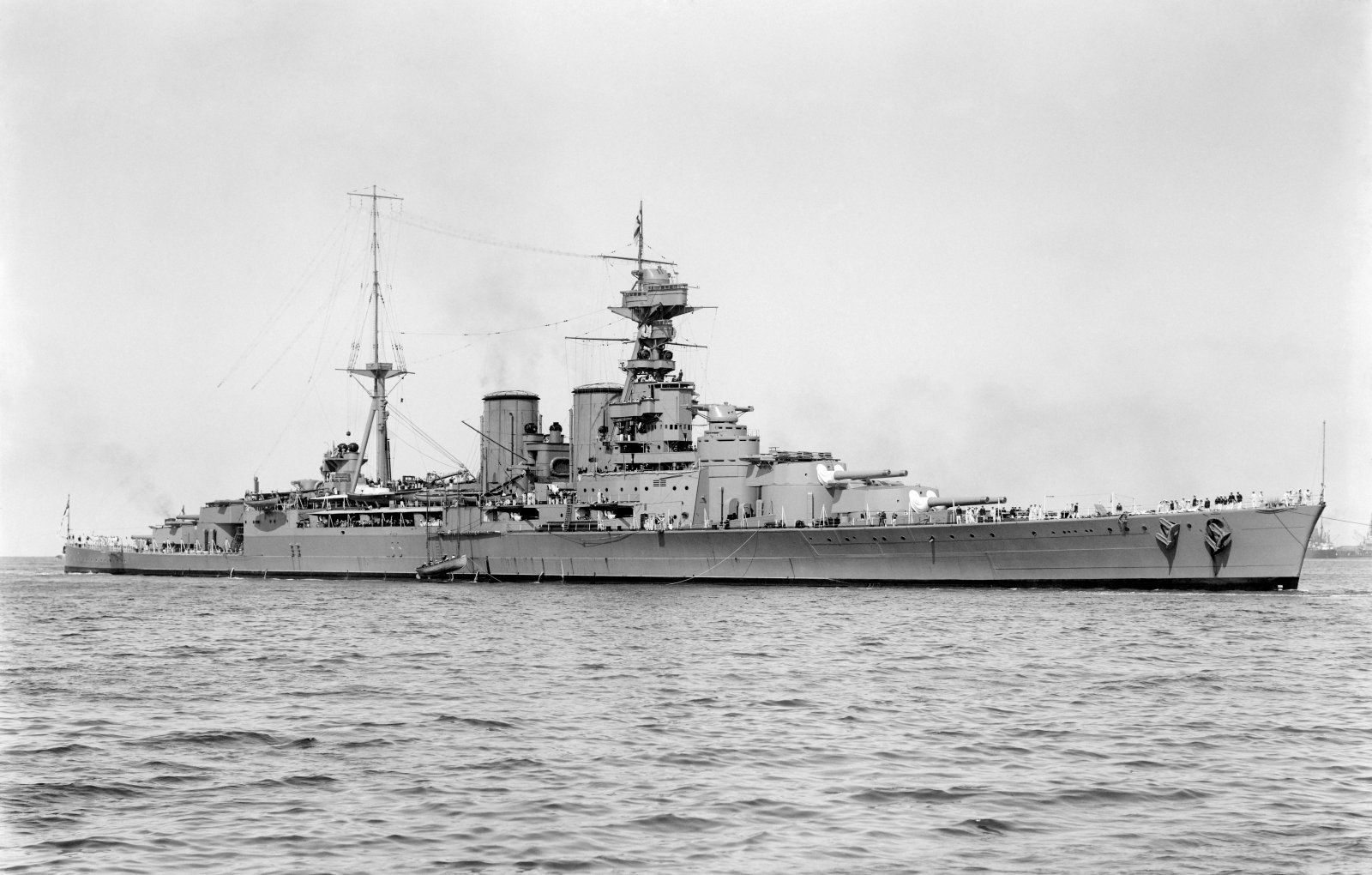 HMS_Hood_(51)_-_March_17,_1924.jpg