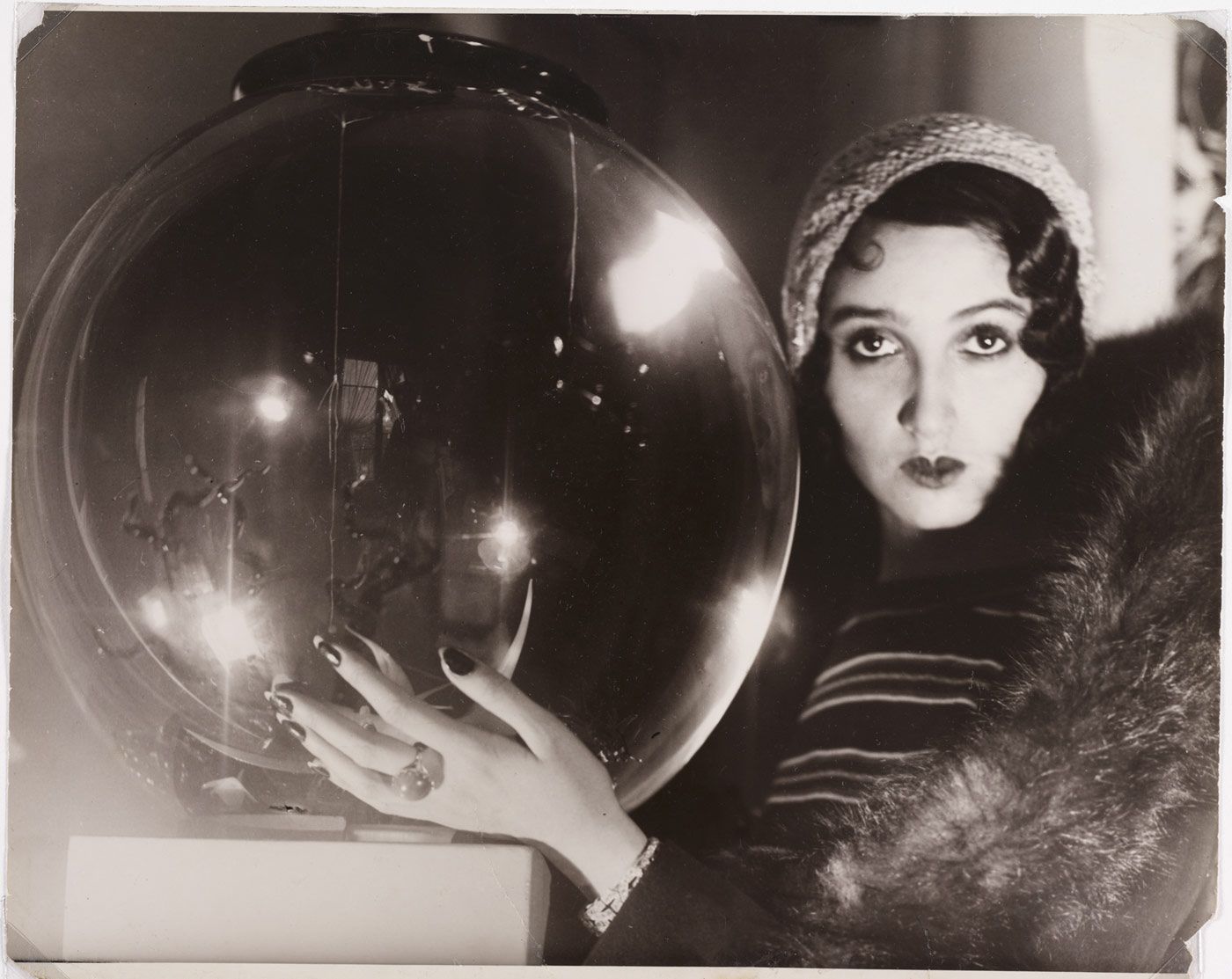 Jacques-Henri Lartigue - The Crystal Ball (La Boule de Verre, 1931).jpg