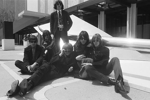 jefferson airplane 1965_dennis-hopper.jpg