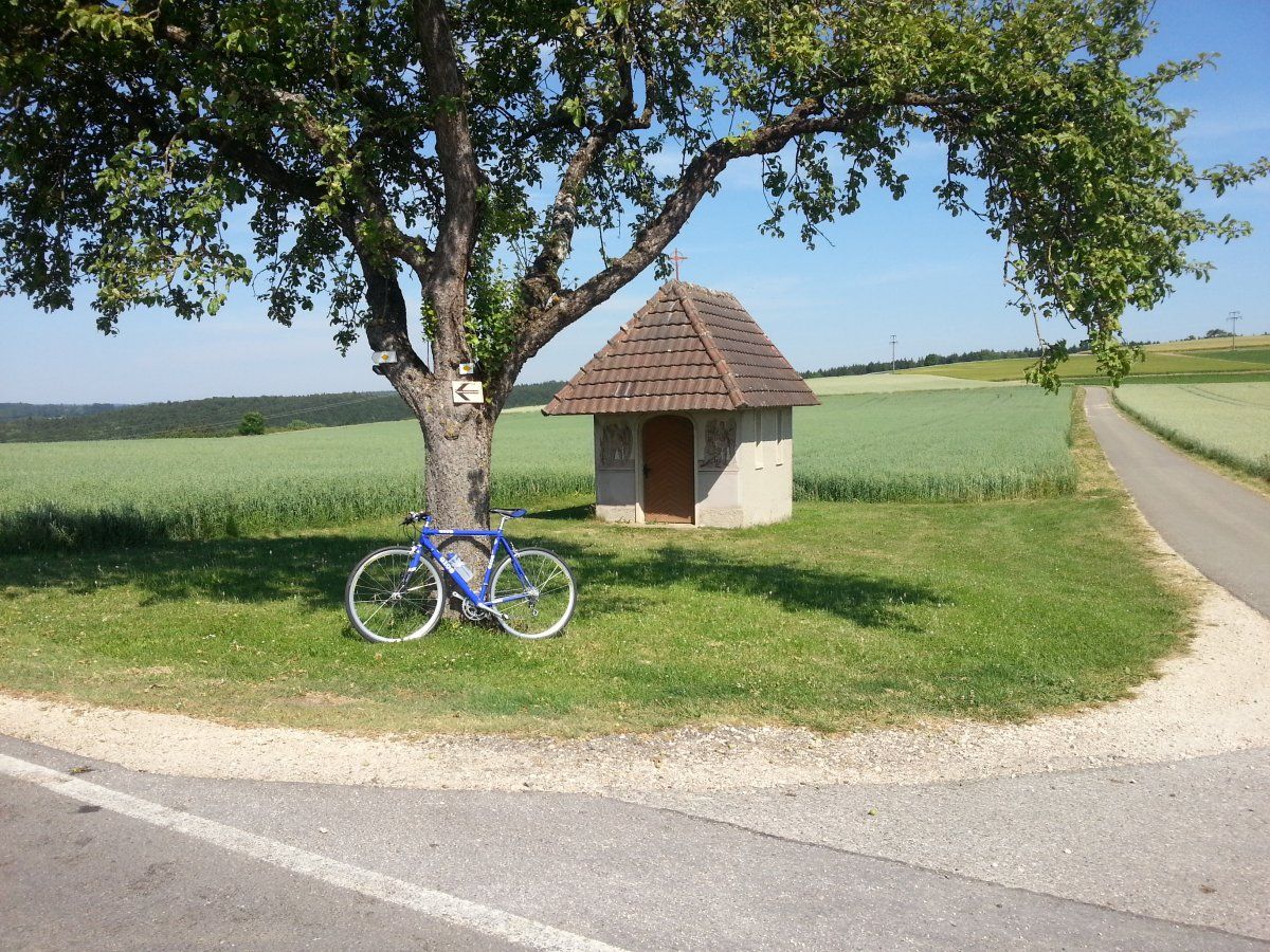 Kapelle bei Honstetten.jpg