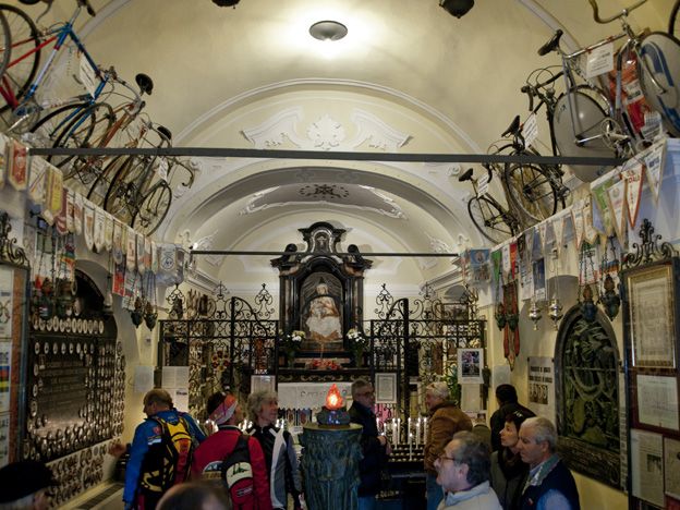 Kapelle Madonna del Ghisallo.jpg