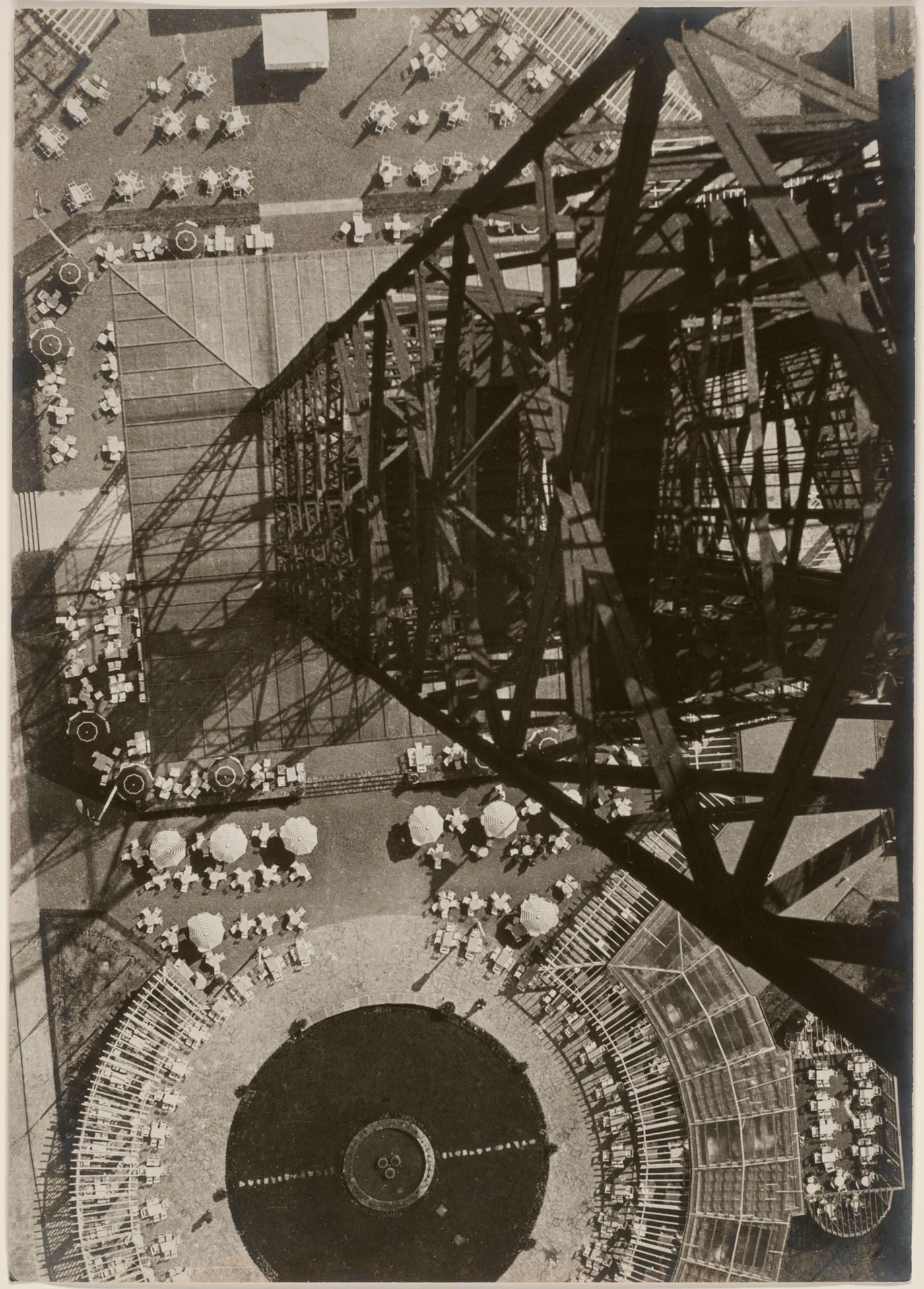 László Moholy-Nagy - Photograph (Berlin Radio Tower) (1928-29).jpg